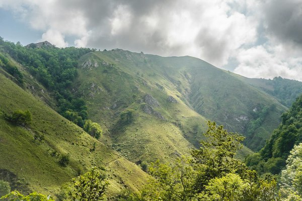 Quels sites web sont incontournables pour trouver des bons plans voyage ?